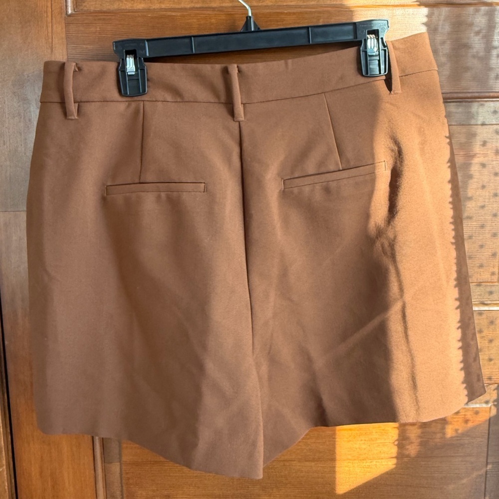 Women’s Nine West Pleated High Waisted Trouser Shorts - Picture 5 of 5